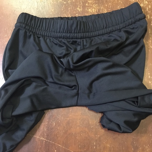 ADIDAS CLIMA365 BLACK CAPRI ATHLETIC PANTS - Picture 9 of 11